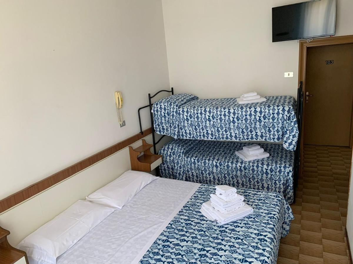 Hotel Estense Rimini Luaran gambar