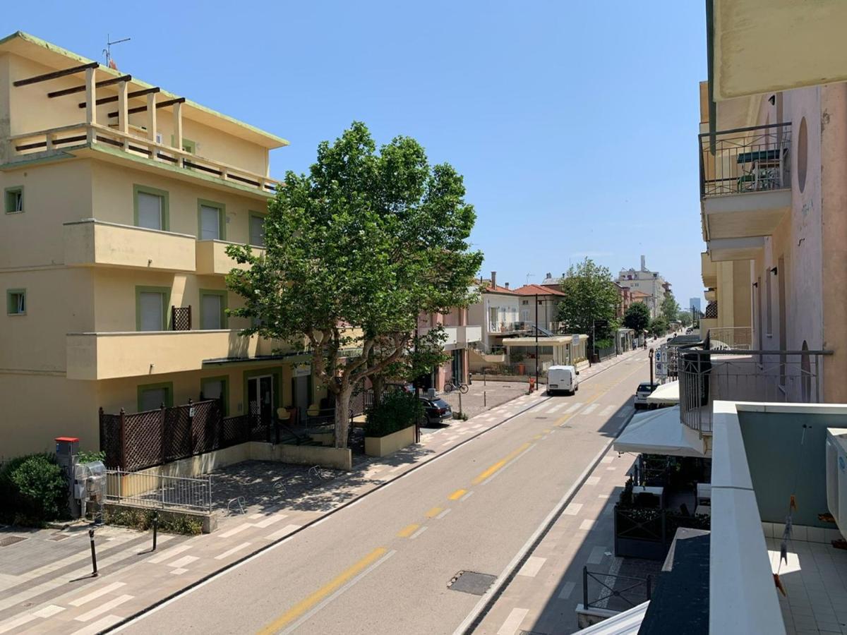 Hotel Estense Rimini Luaran gambar