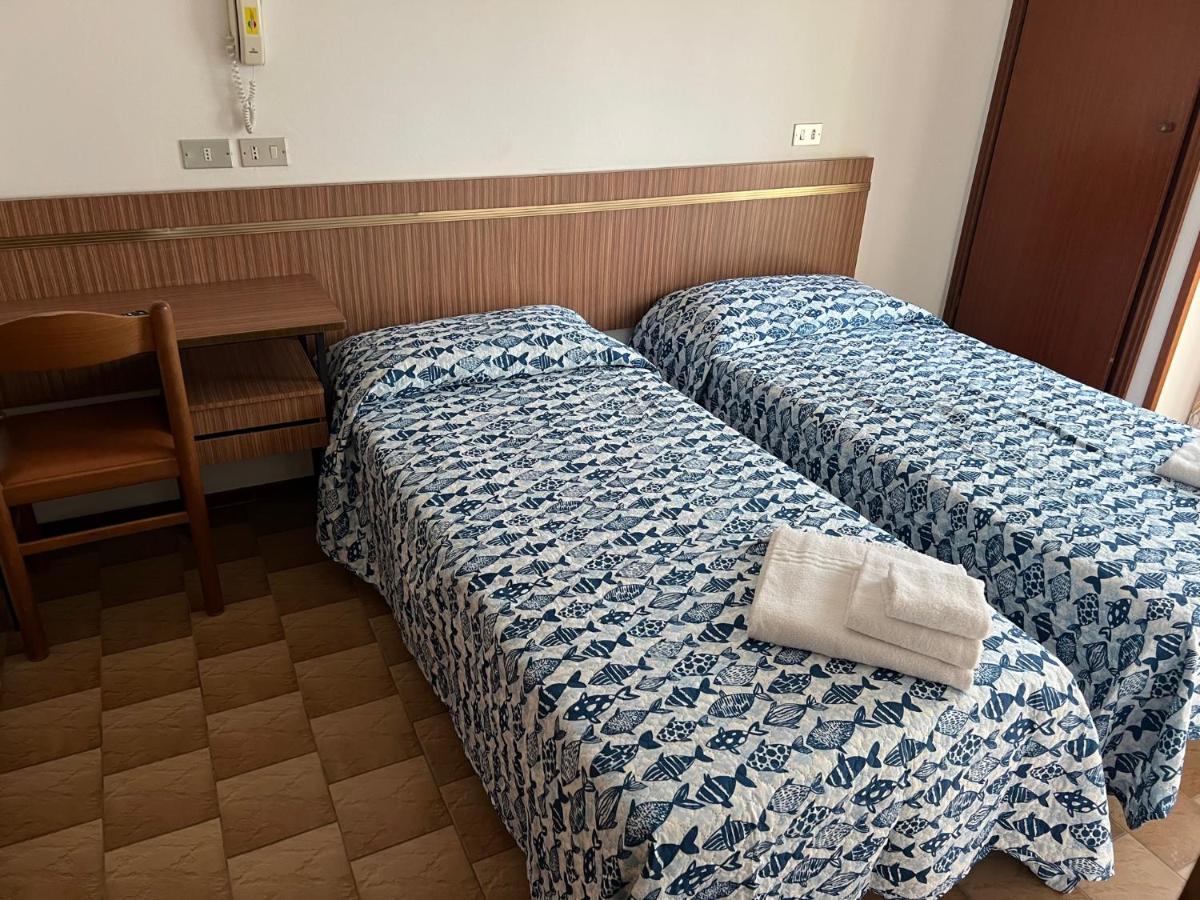 Hotel Estense Rimini Luaran gambar