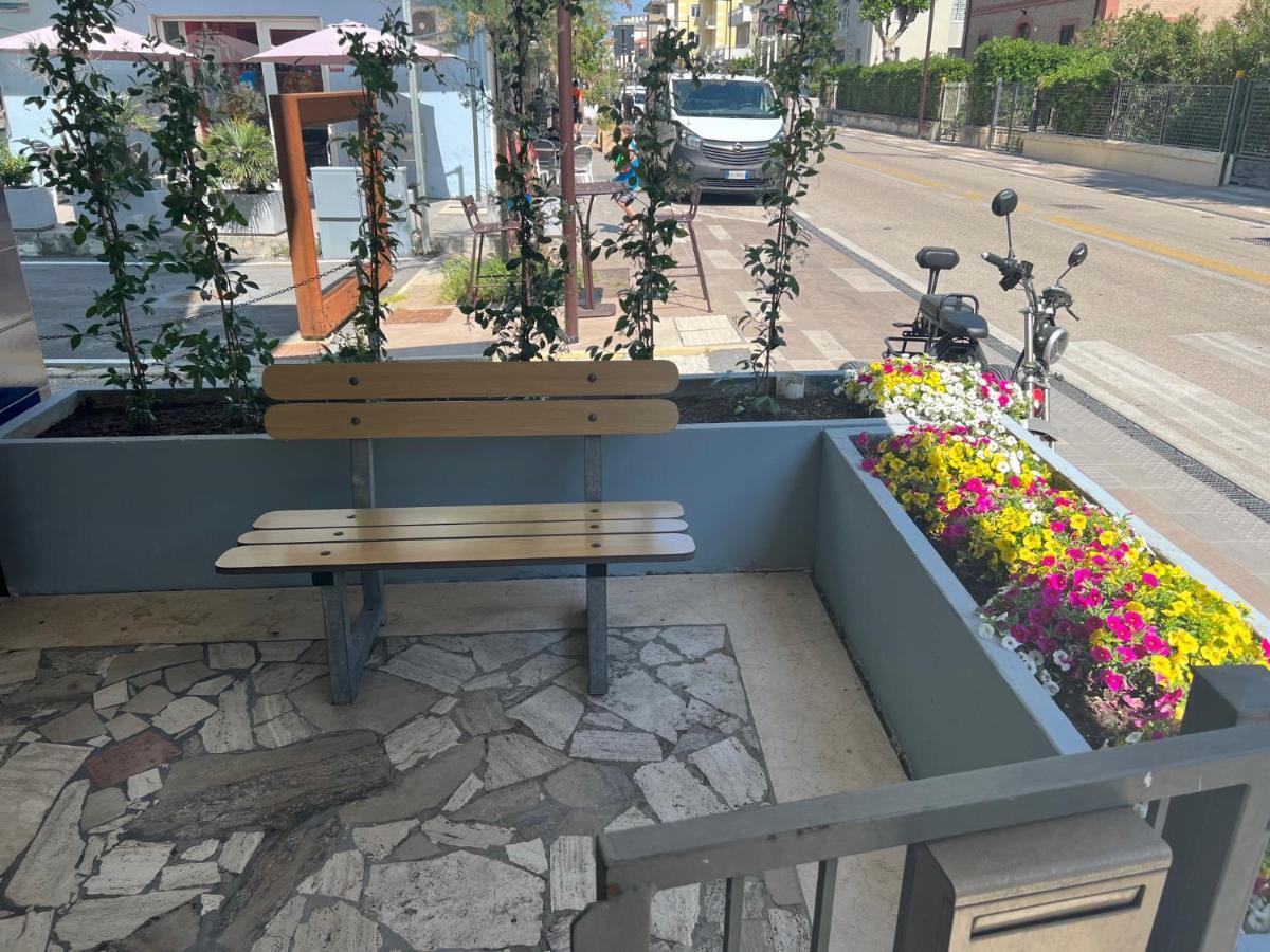 Hotel Estense Rimini Luaran gambar