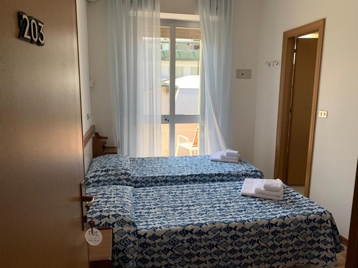 Hotel Estense Rimini Luaran gambar