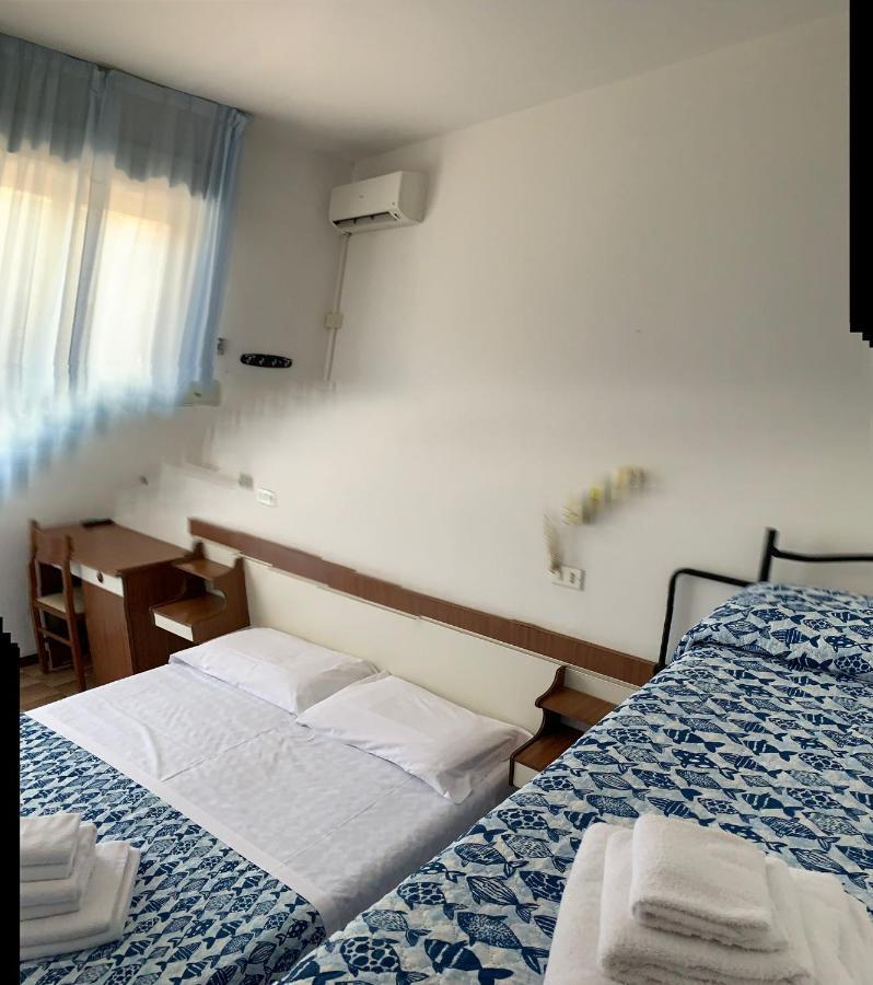 Hotel Estense Rimini Luaran gambar