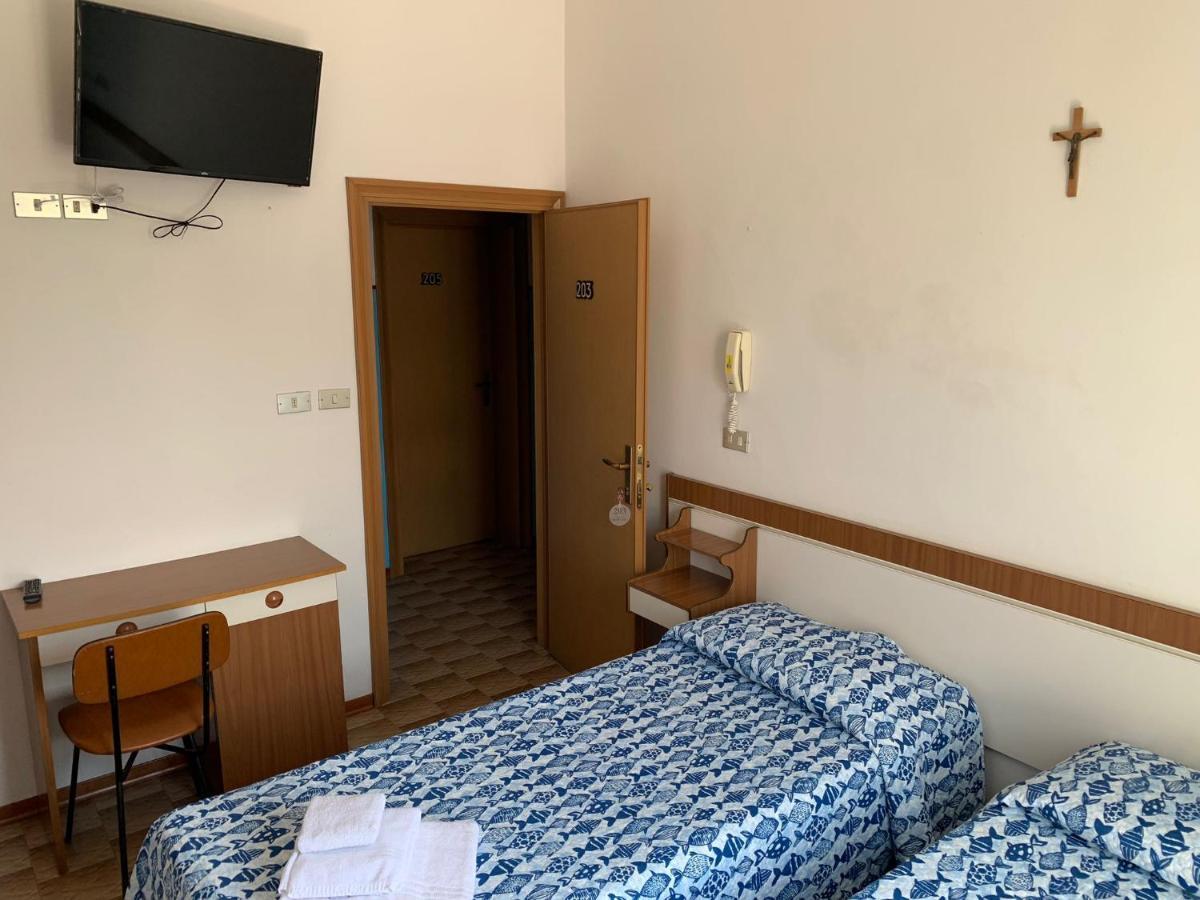 Hotel Estense Rimini Luaran gambar